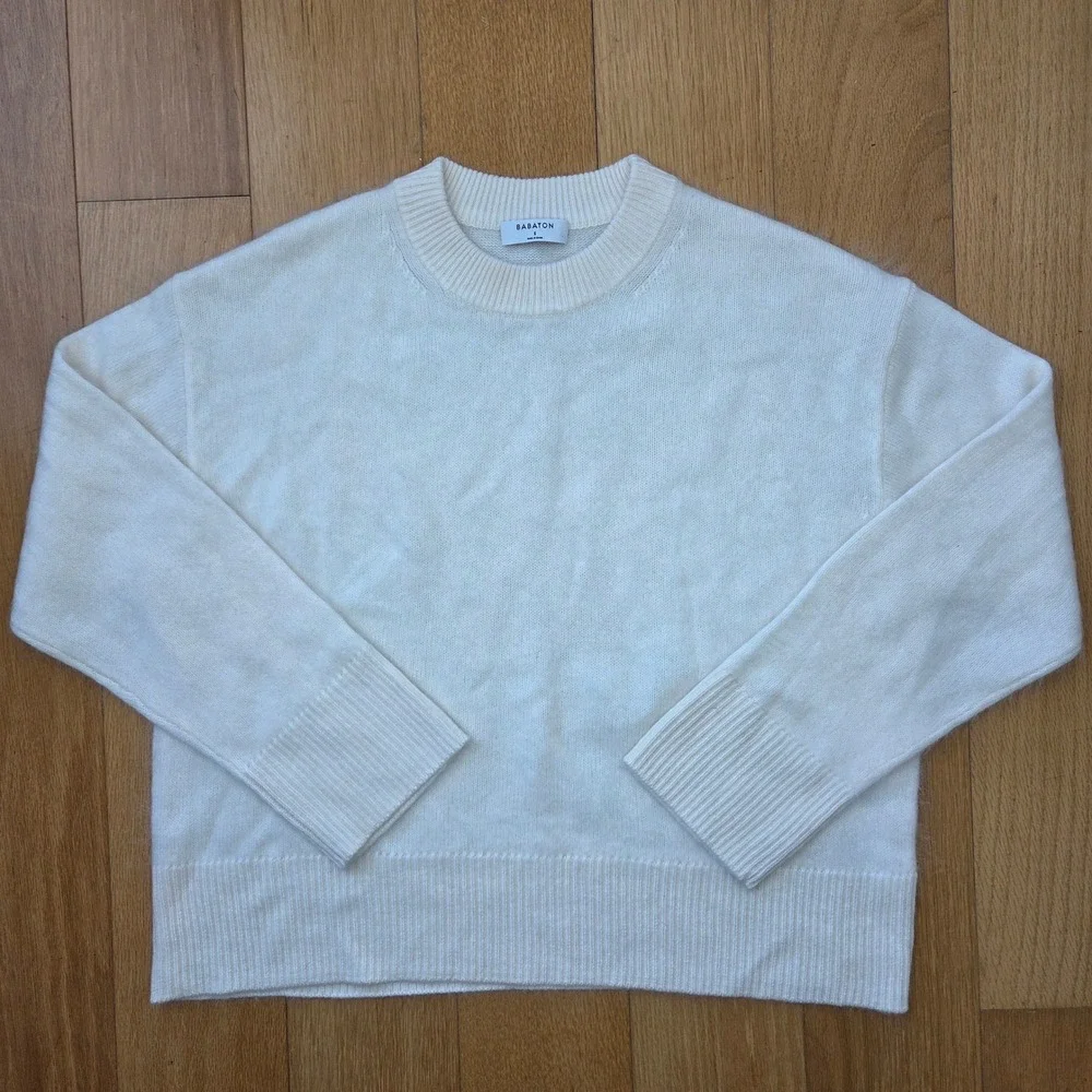 Babaton Aritzia Wool Cashmere Blend Sweater Cream Crew Neck S Coquette Relaxed